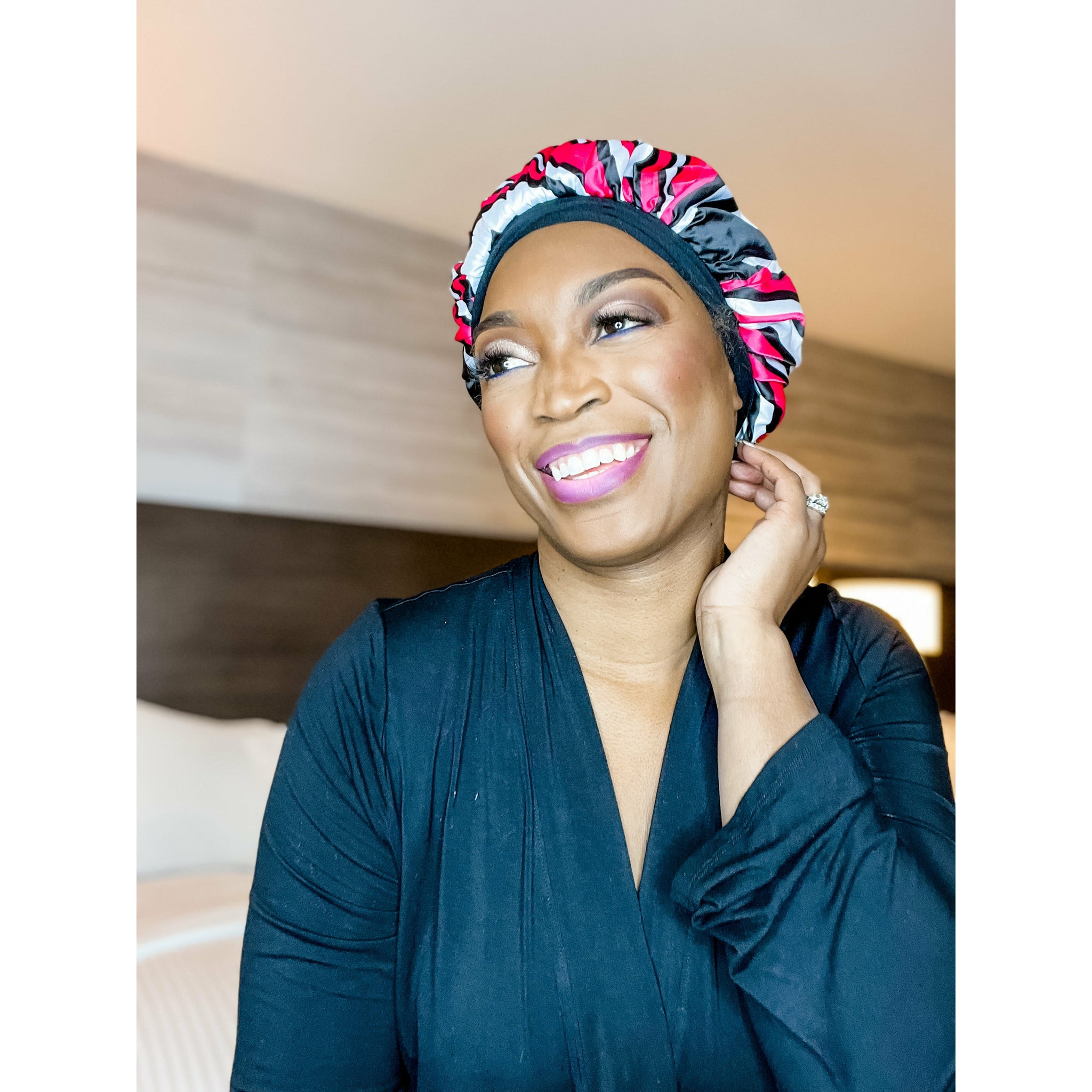 Signature Reversible Satin Bonnet – by Jones